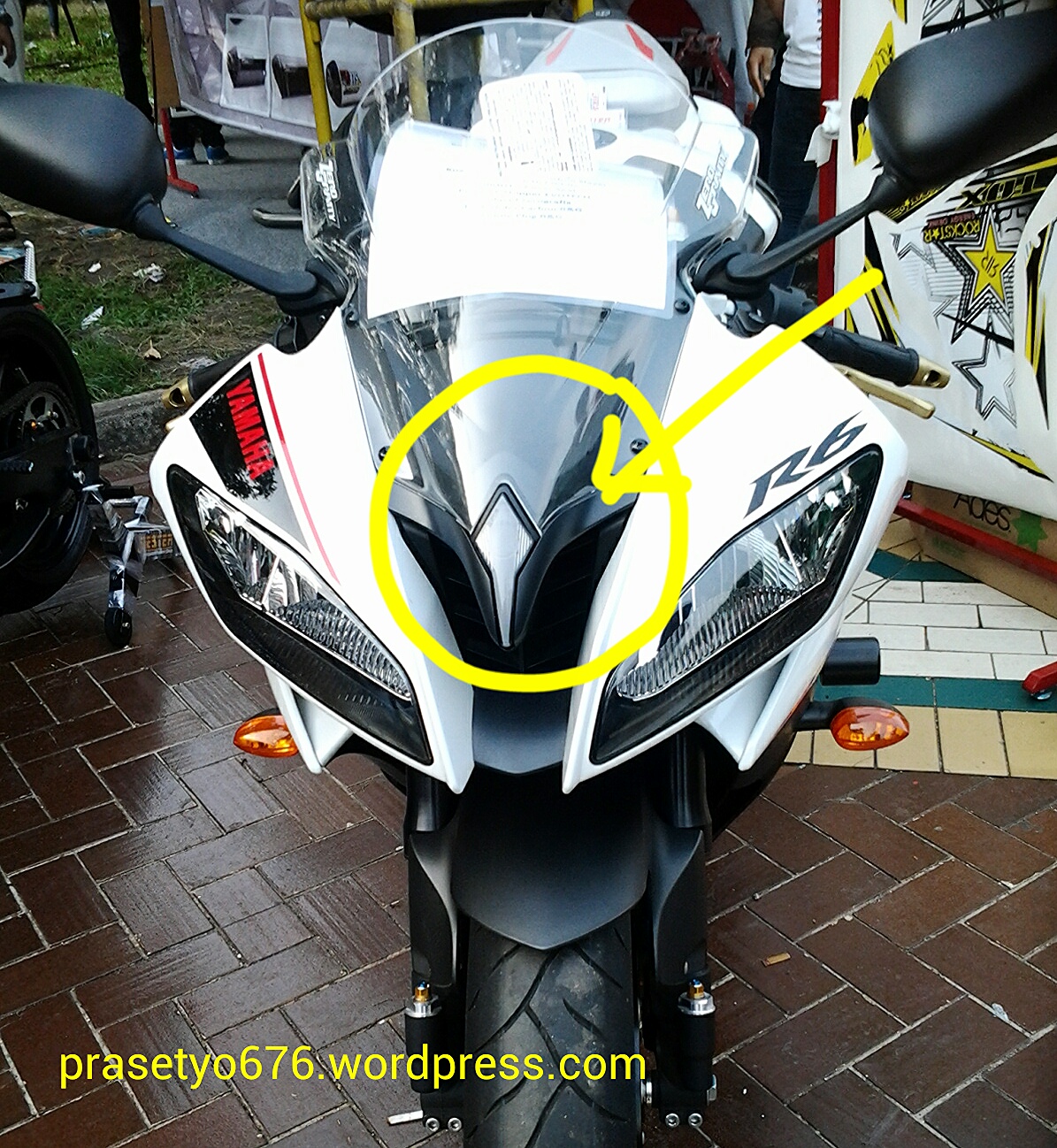 Gambar Yamaha R25 Modifikasi Lampu Depan Pangeran Modifikasi
